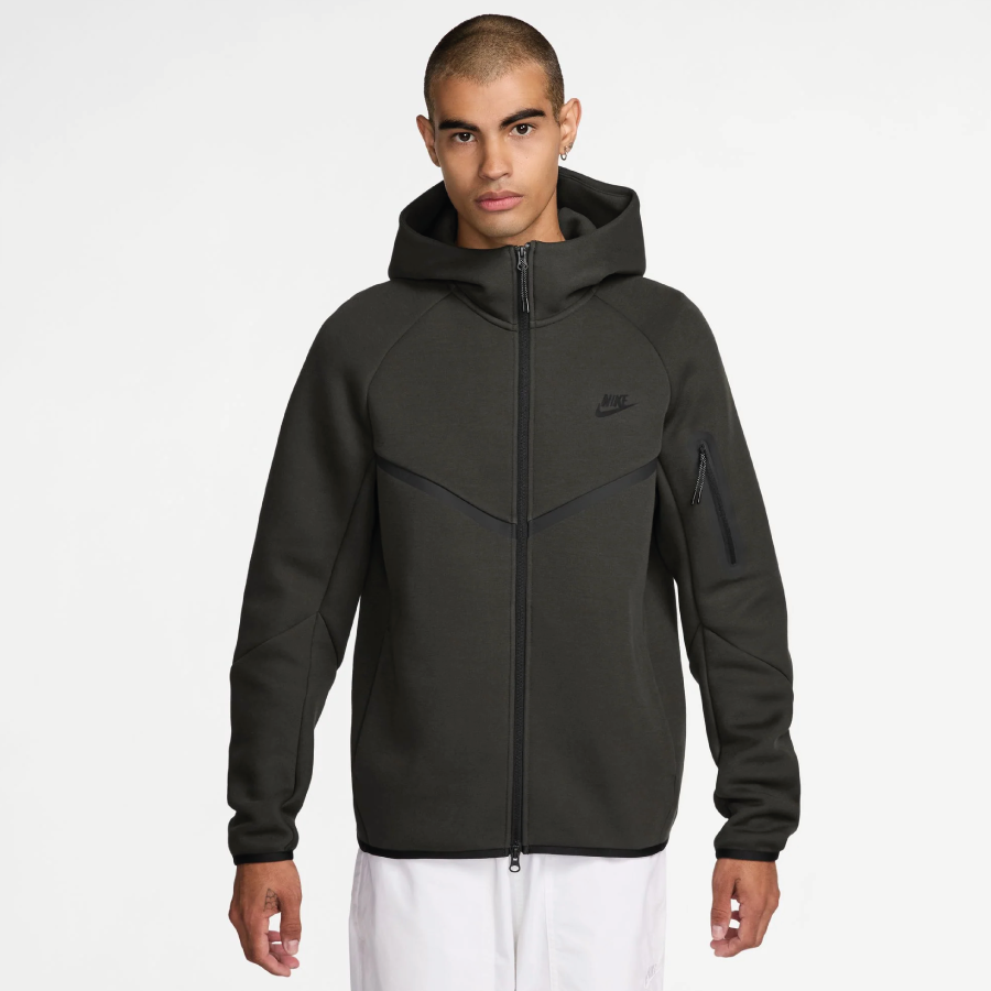 NIKE TECH SEQUOIA/NEGRO