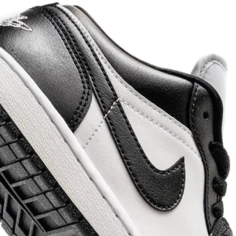 AIR JORDAN 1 LOW BLACK WHITE
