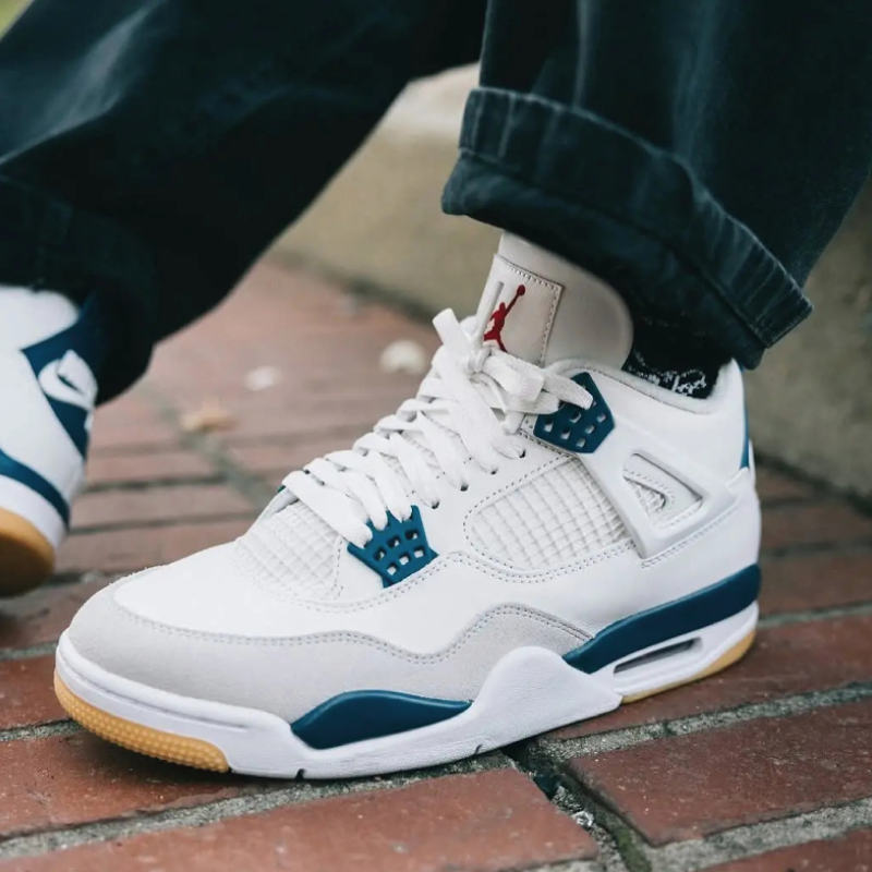 AIR JORDAN 4 SB "NAVY"