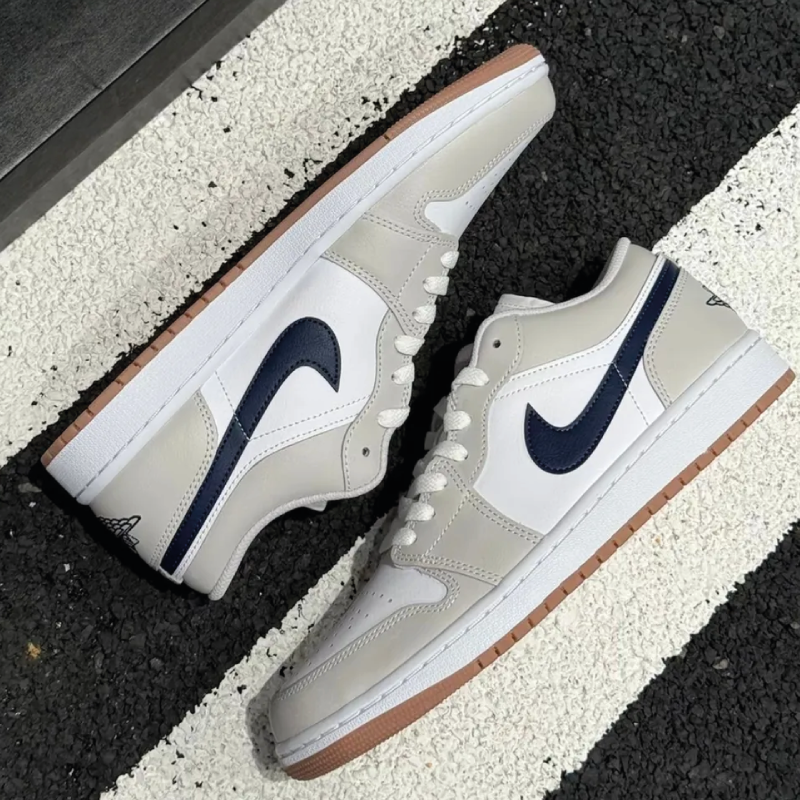 AIR JORDAN 1 LOW MIDNIGHT NAVY