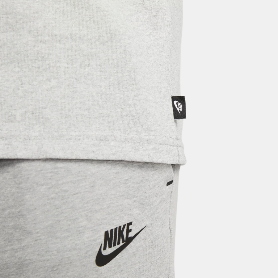 Nike Sportswear Premium Essentials