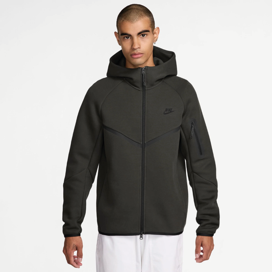 NIKE TECH SEQUOIA/NEGRO