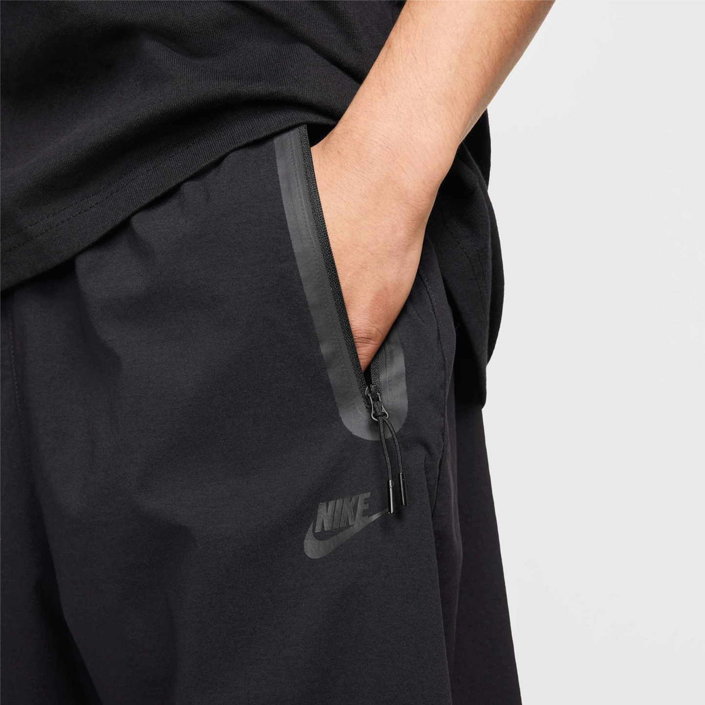 Nike Tech Pantalón Woven Black