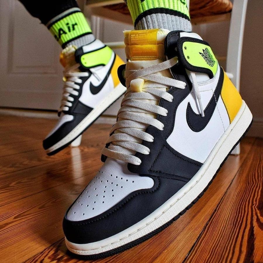 Air Jordan 1 Retro High OG 'Volt Gold'